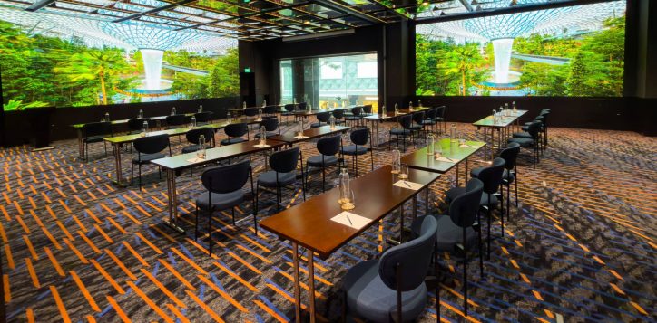 16x9-the-gallery-classroom-with-led-wall-compressed-2