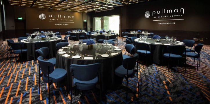 the-gallery-16x9-round-banquet-table-with-led-pso-logo_2-2